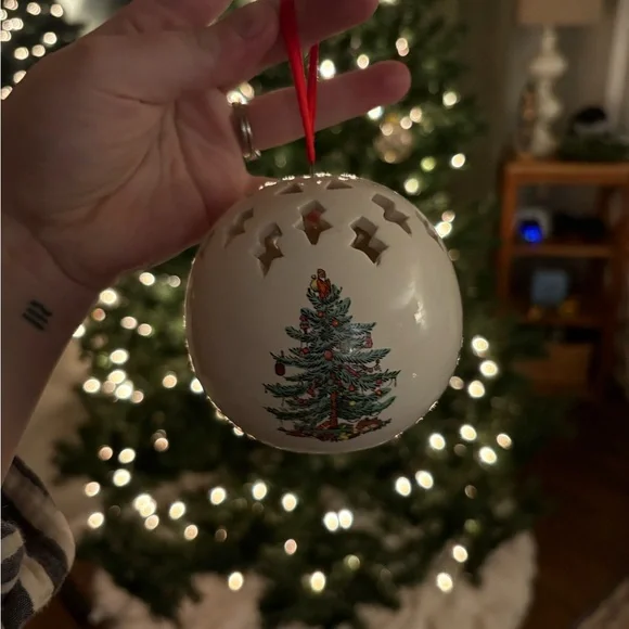 Vintage Spode Christmas Ornament - Picture 2 of 2